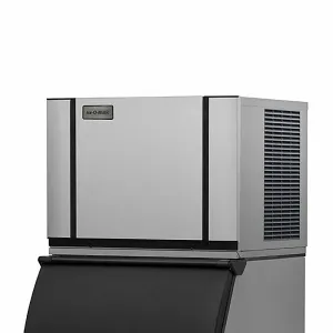 Ice-O-Matic - CIM0430HW Commercial 30 Elevation Series Half Cube Ice Machine Head - 460 lb/24 hr. Water Cooled. 115v